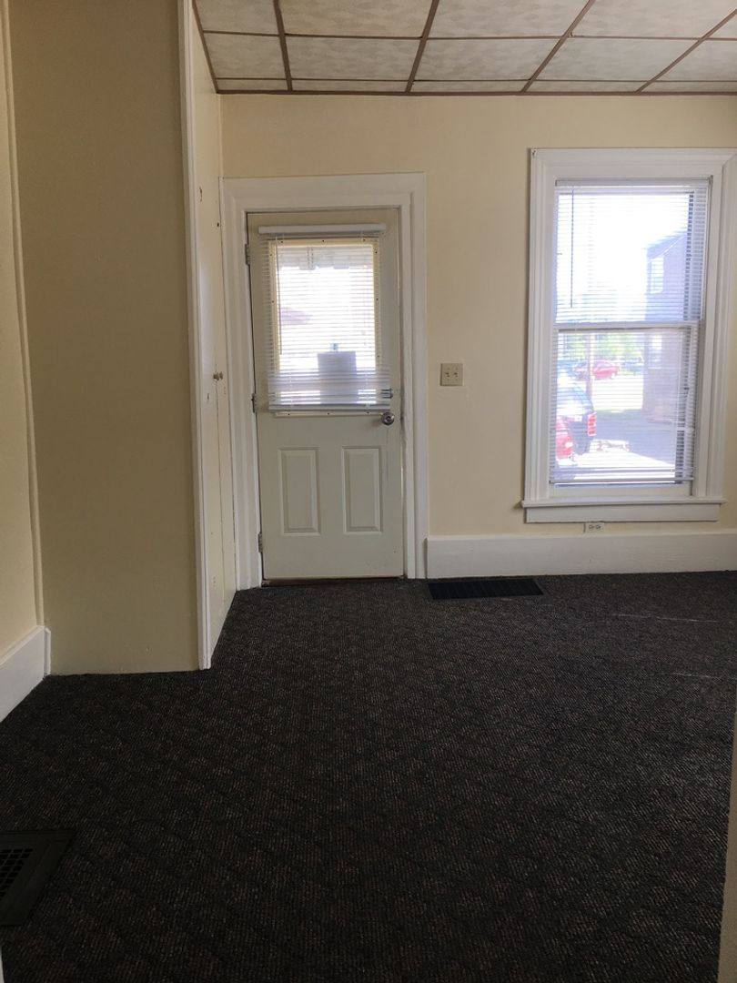 Apartment for rent at 225 W Washington Ave, Jackson, MI 49201