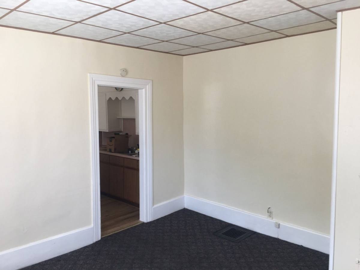 Apartment for rent at 225 W Washington Ave, Jackson, MI 49201