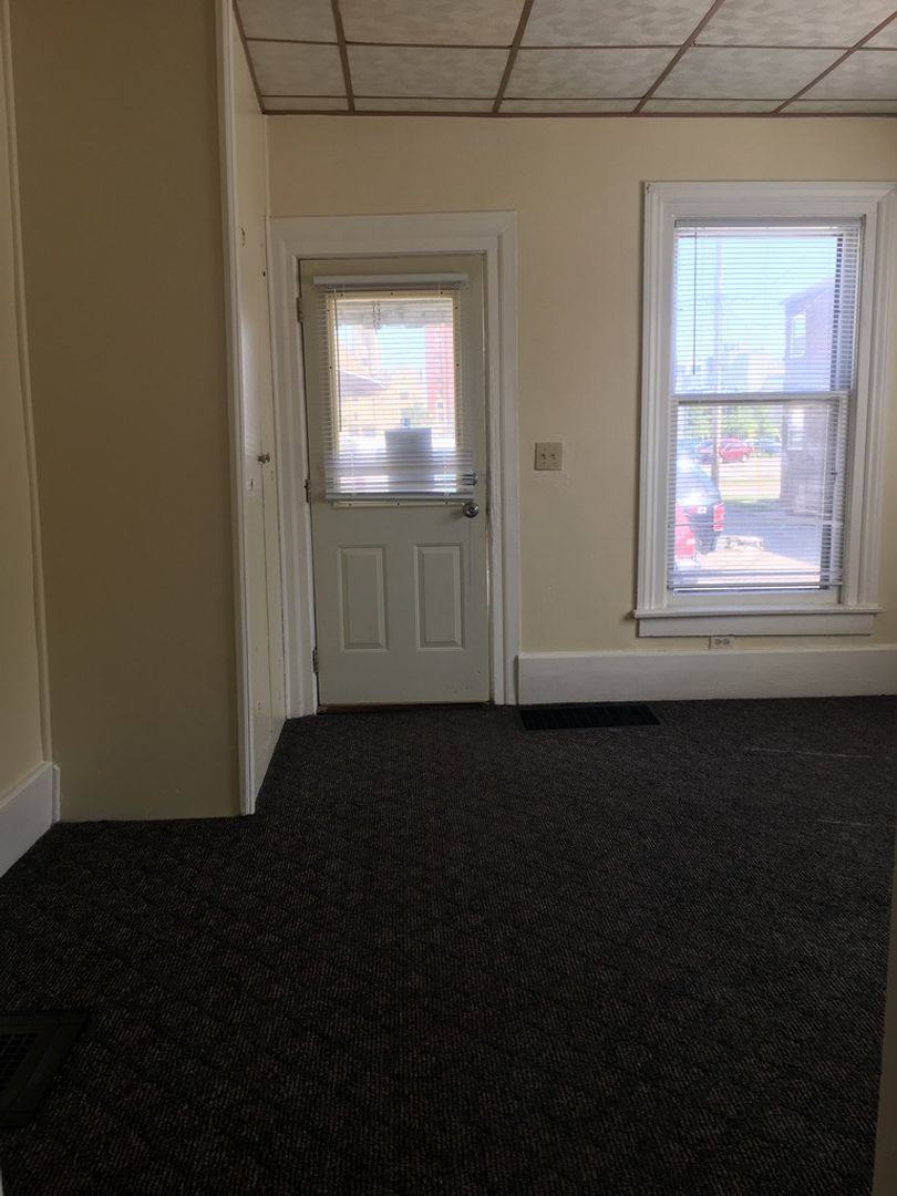 Apartment for rent at 225 W Washington Ave, Jackson, MI 49201