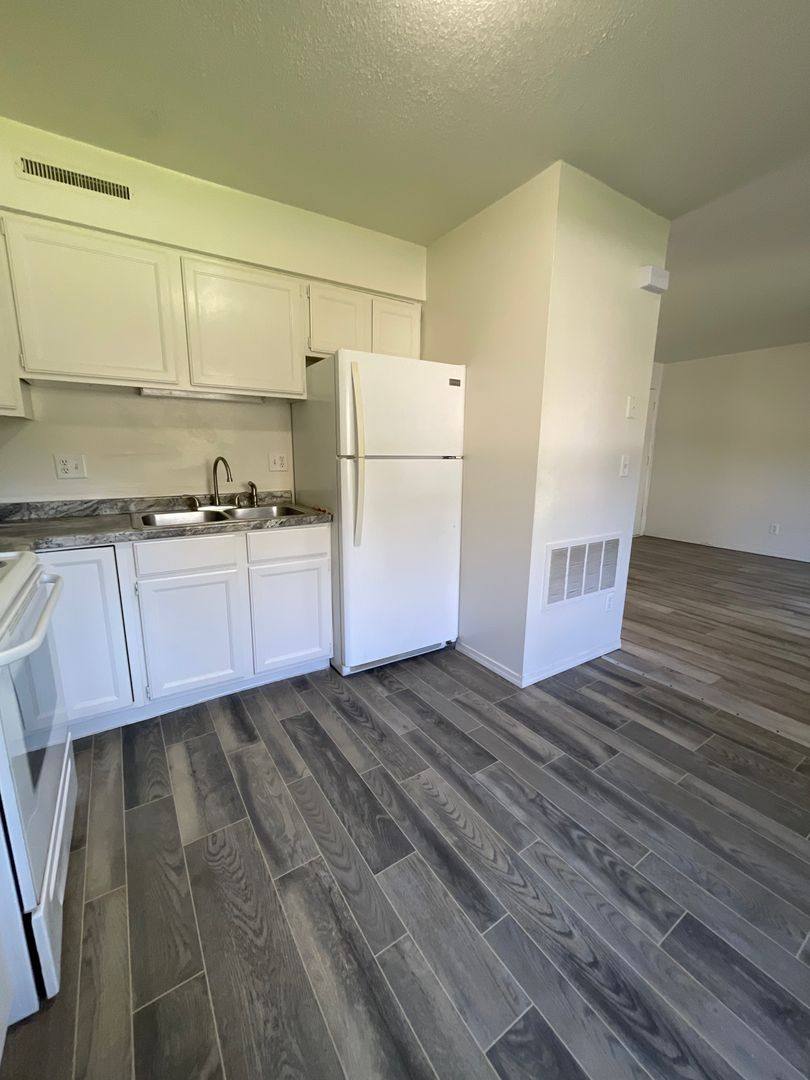 Apartment for rent at 922 Sylvan St, Emporia, KS 66801