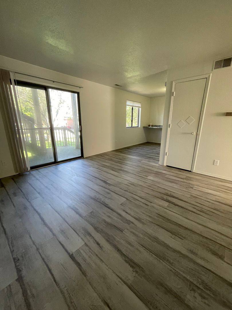 Apartment for rent at 922 Sylvan St, Emporia, KS 66801