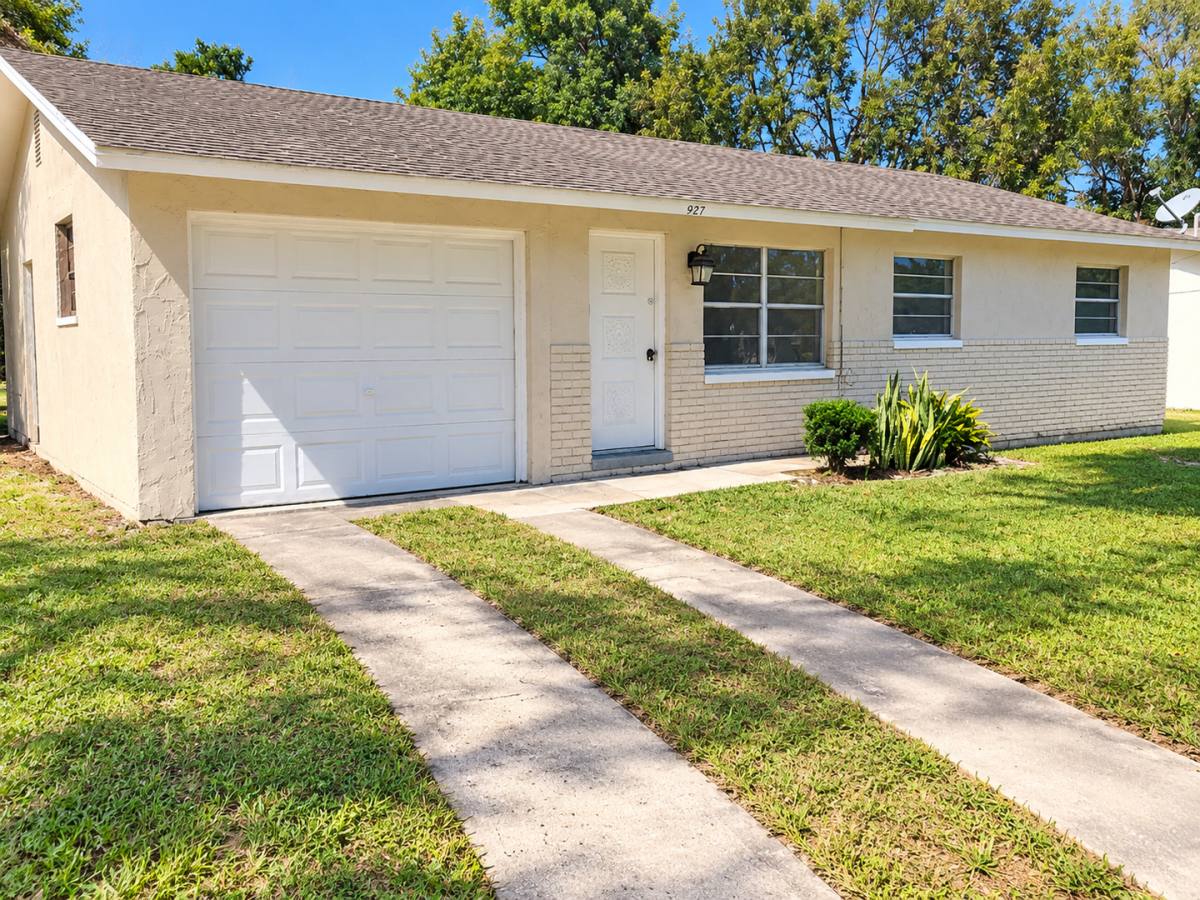 House for rent at 521 Park Dr, Orange City, FL 32763