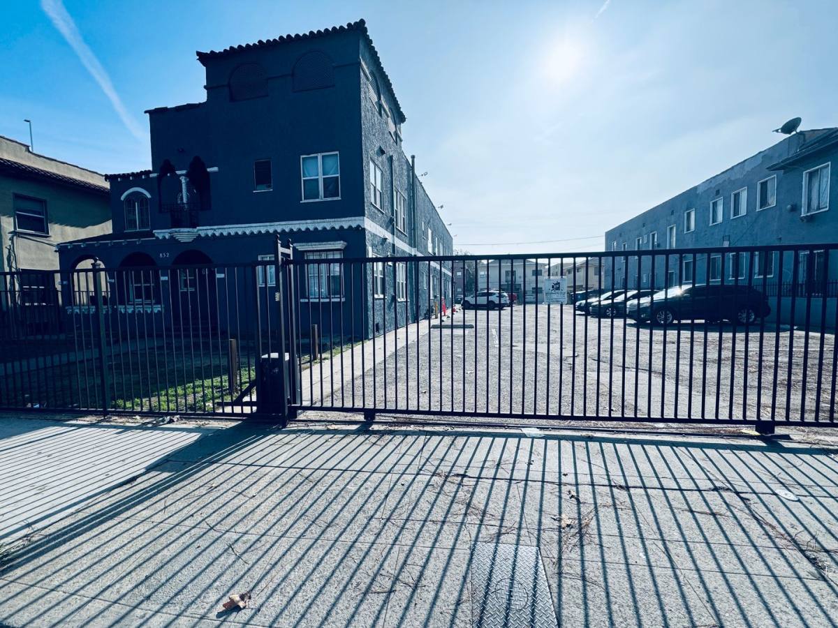 Apartment for rent at 832 W Martin Luther King Jr Blvd, Los Angeles, CA 90037