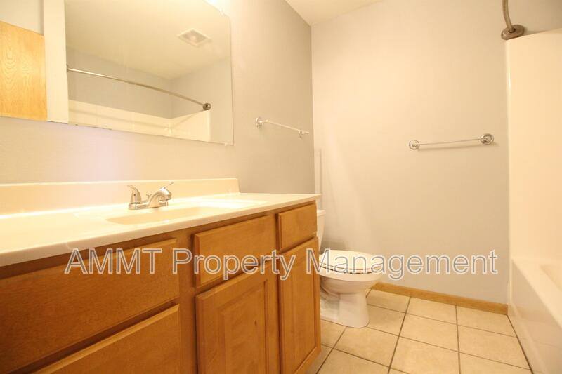House for rent at 70 Florida Ave SW, Cedar Rapids, IA 52404