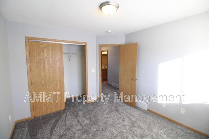 House for rent at 70 Florida Ave SW, Cedar Rapids, IA 52404
