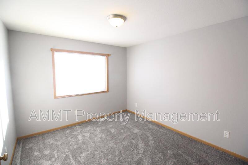 House for rent at 70 Florida Ave SW, Cedar Rapids, IA 52404