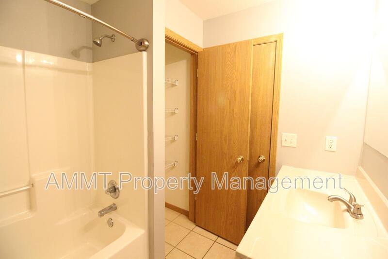 House for rent at 70 Florida Ave SW, Cedar Rapids, IA 52404