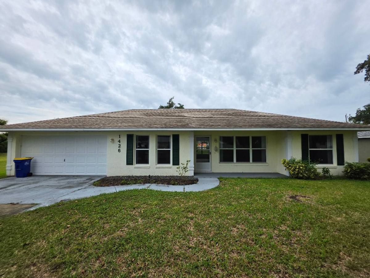House for rent at 1426 Queen Palm Dr, Edgewater, FL 32132