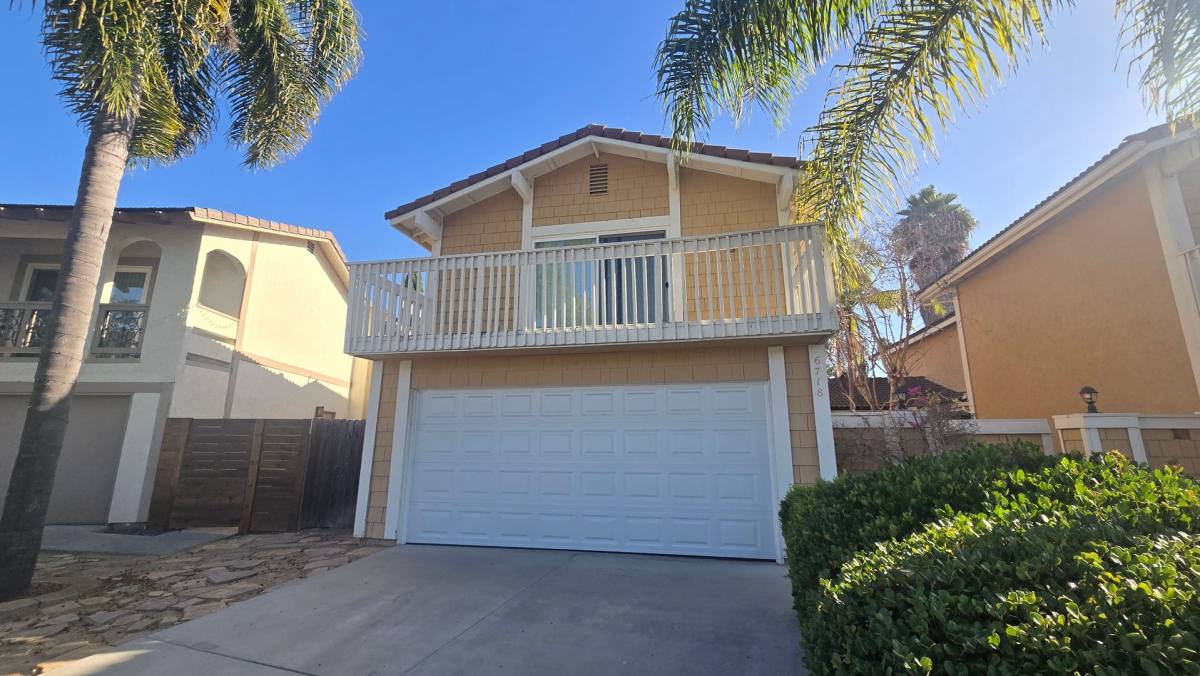 Townhouse for rent at 6718-6720 Luciernaga Place, Carlsbad, CA 92009