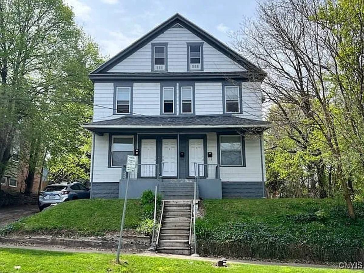 Apartment for rent at 321-25 N Midler Ave, Syracuse, NY 13206