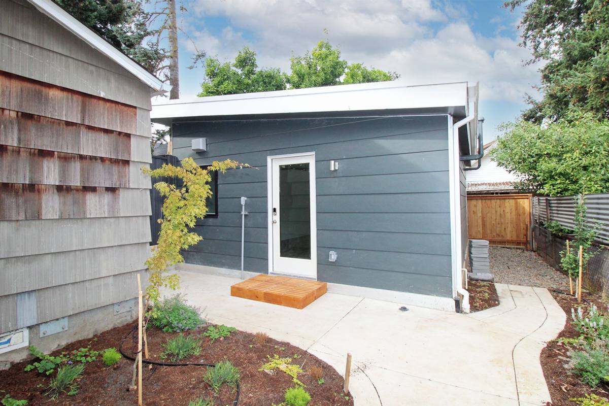 Apartment for rent at 2531 N Farragut St, Portland, OR 97217