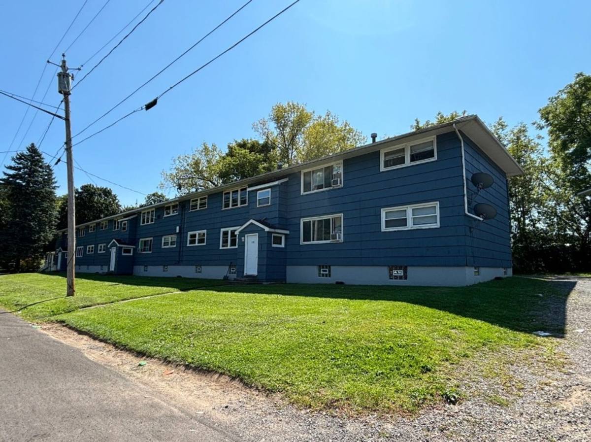 Apartment for rent at 110-118 Milburn Dr, Syracuse, NY 13207