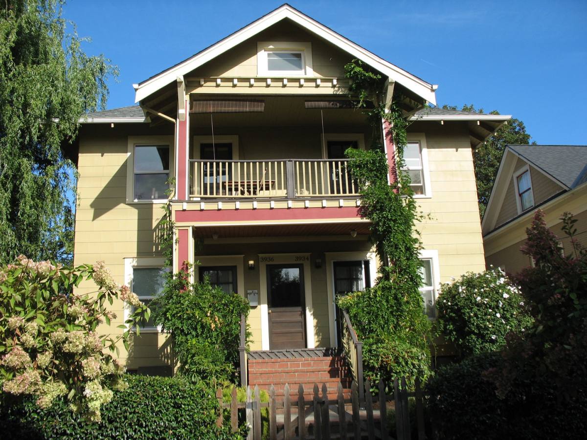 Apartment for rent at 3932-3938 N Albina Ave, Portland, OR 97227