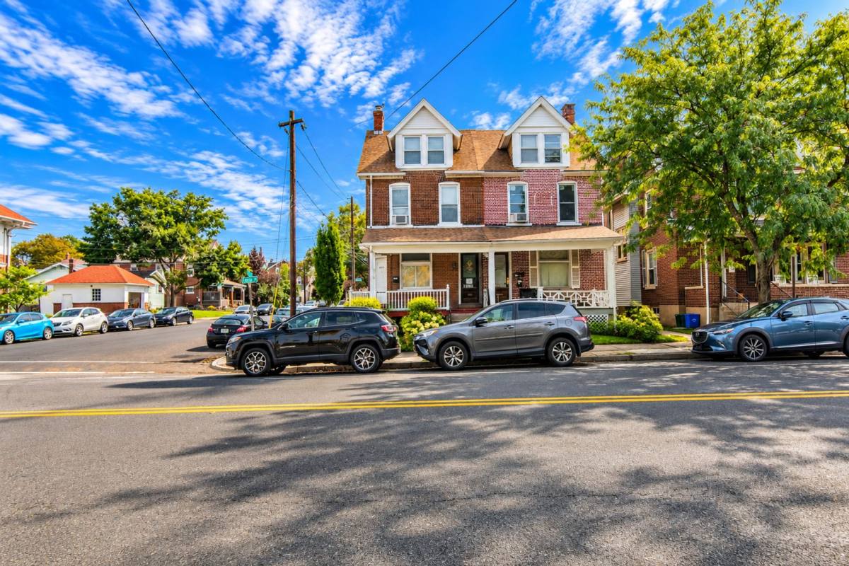 Apartment for rent at 1038 Linden St, Bethlehem, PA 18018