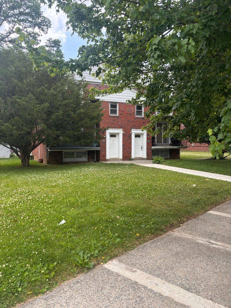 Apartment for rent at 1904-1906 Livingston St, Bethlehem, PA 18017