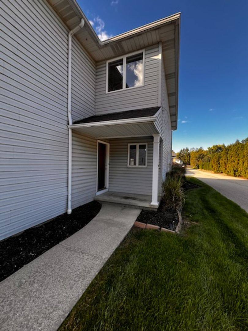 Condo for rent at 2796 Sand Run Parkway, Akron, OH 44333
