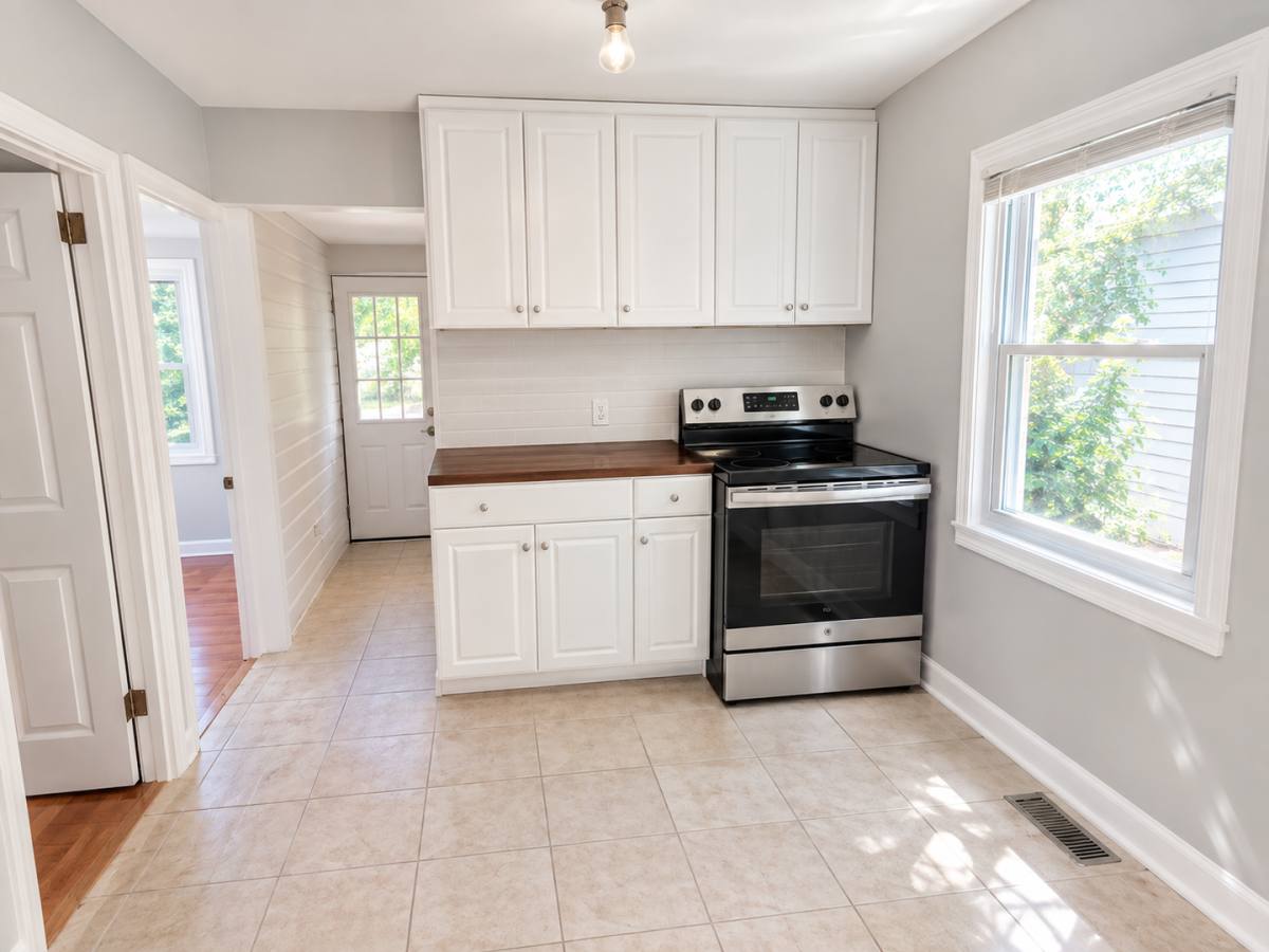 House for rent at 407 Oaklawn Ave, Annapolis, MD 21401