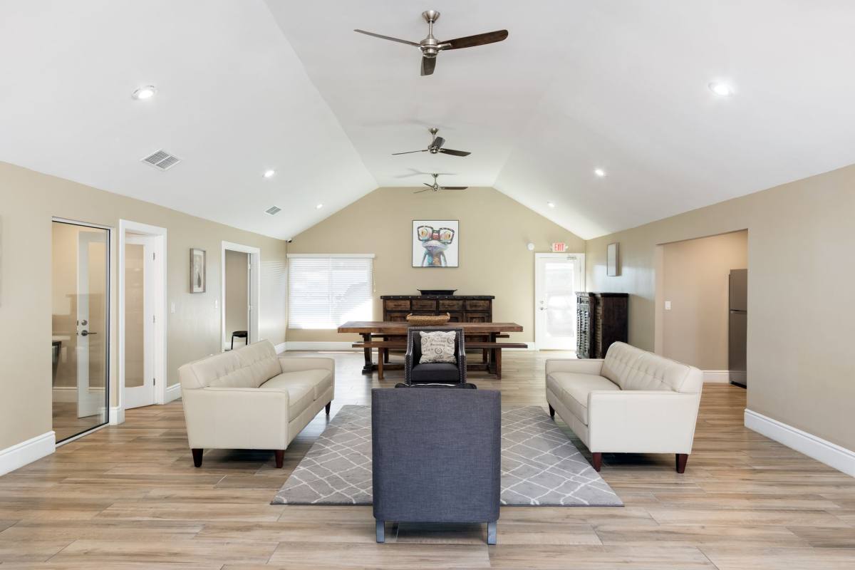 Apartment for rent at Casa Grande, 455 E Washington Ave, Escondido, CA 92025