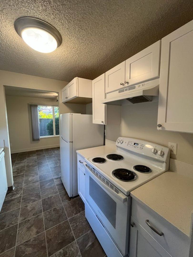 Apartment for rent at 364 S Locust St, Canby, OR 97013