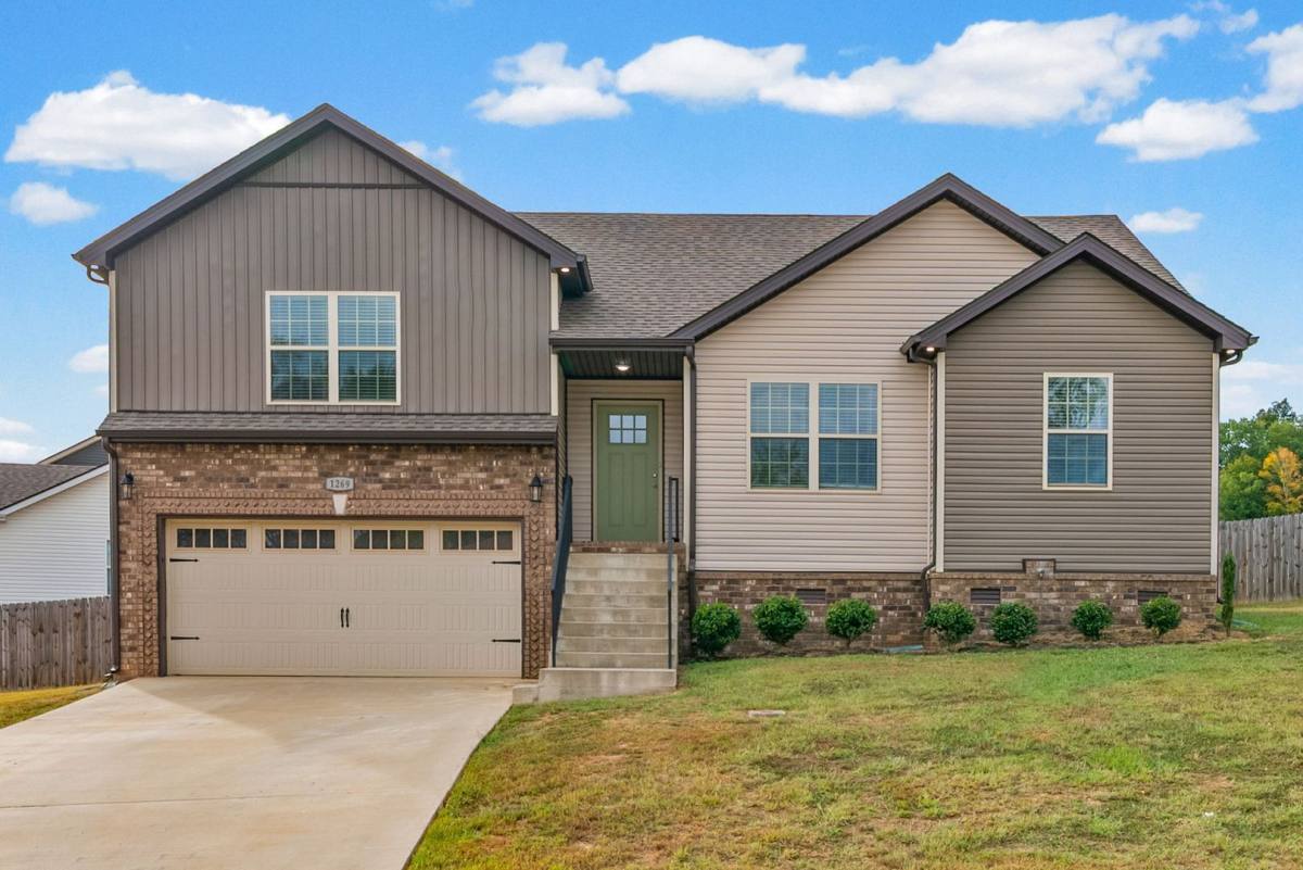 House for rent at 1269 Cardinal Creek Dr, Clarksville, TN 37040