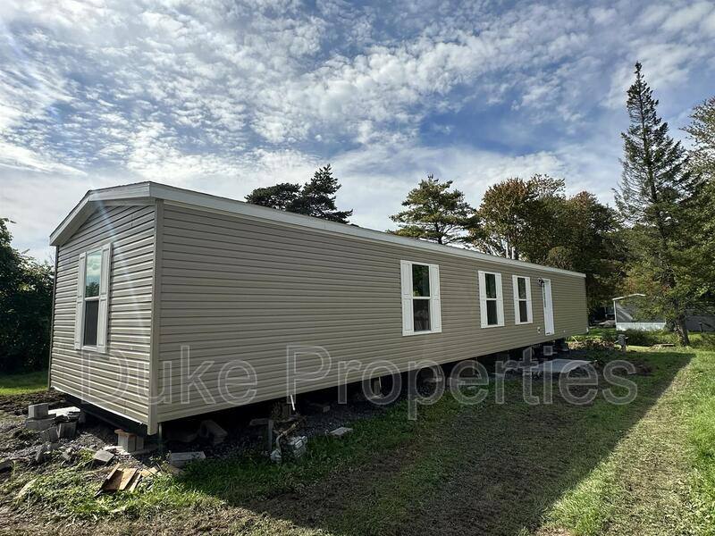 House for rent at 428 Donegal Dr, Utica, NY 13502