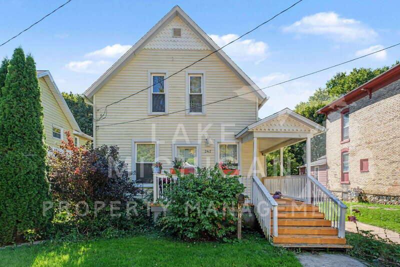 House for rent at 342 Page St NE, Grand Rapids, MI 49505