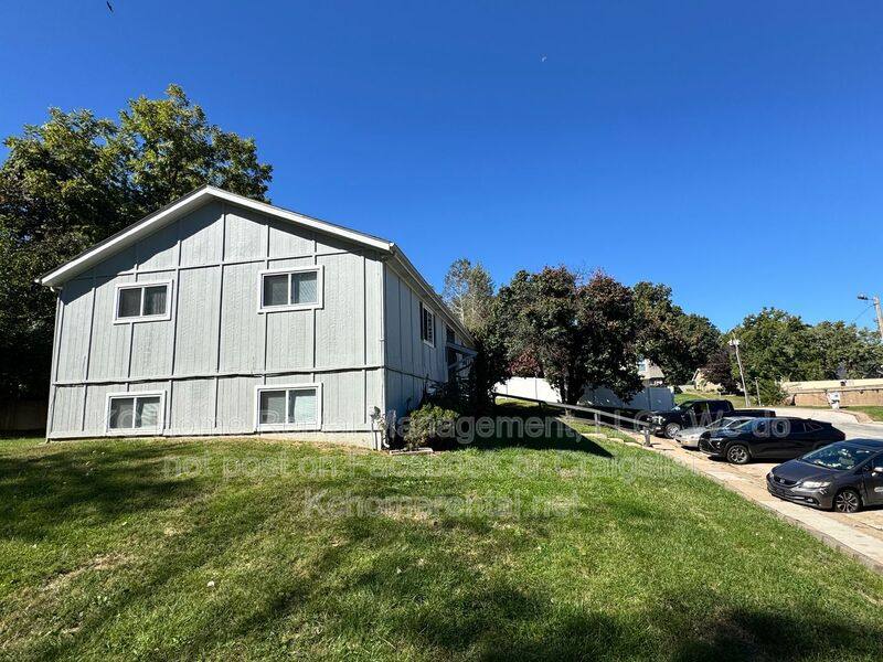 Apartment for rent at 4719 Switzer Rd, Shawnee, KS 66203