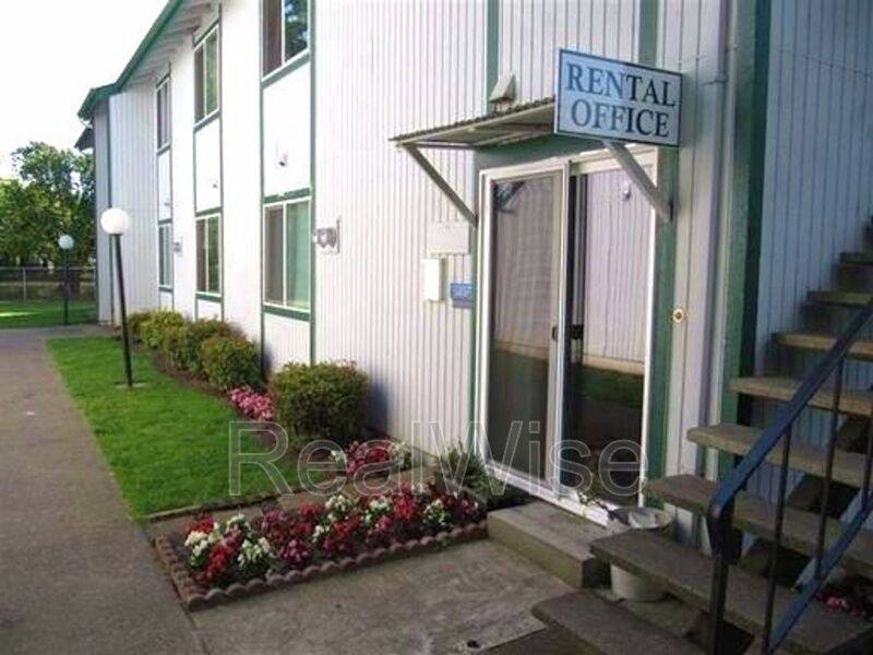 Apartment for rent at 100 Gatch St #8, Woodburn, OR 97071