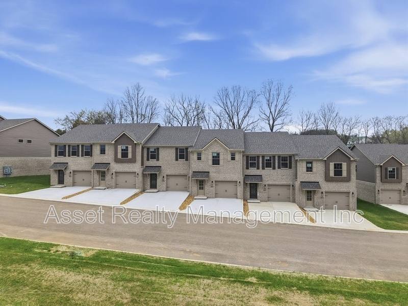 Townhouse for rent at 8968 Keenberg Lane, Knoxville, TN 37931