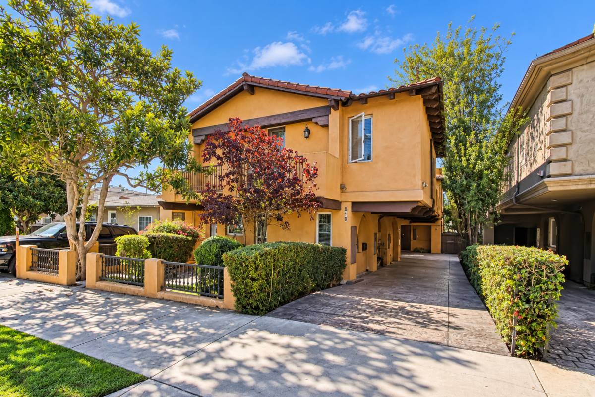 Townhouse for rent at 819 N Juanita Ave #B, Redondo Beach, CA 90277