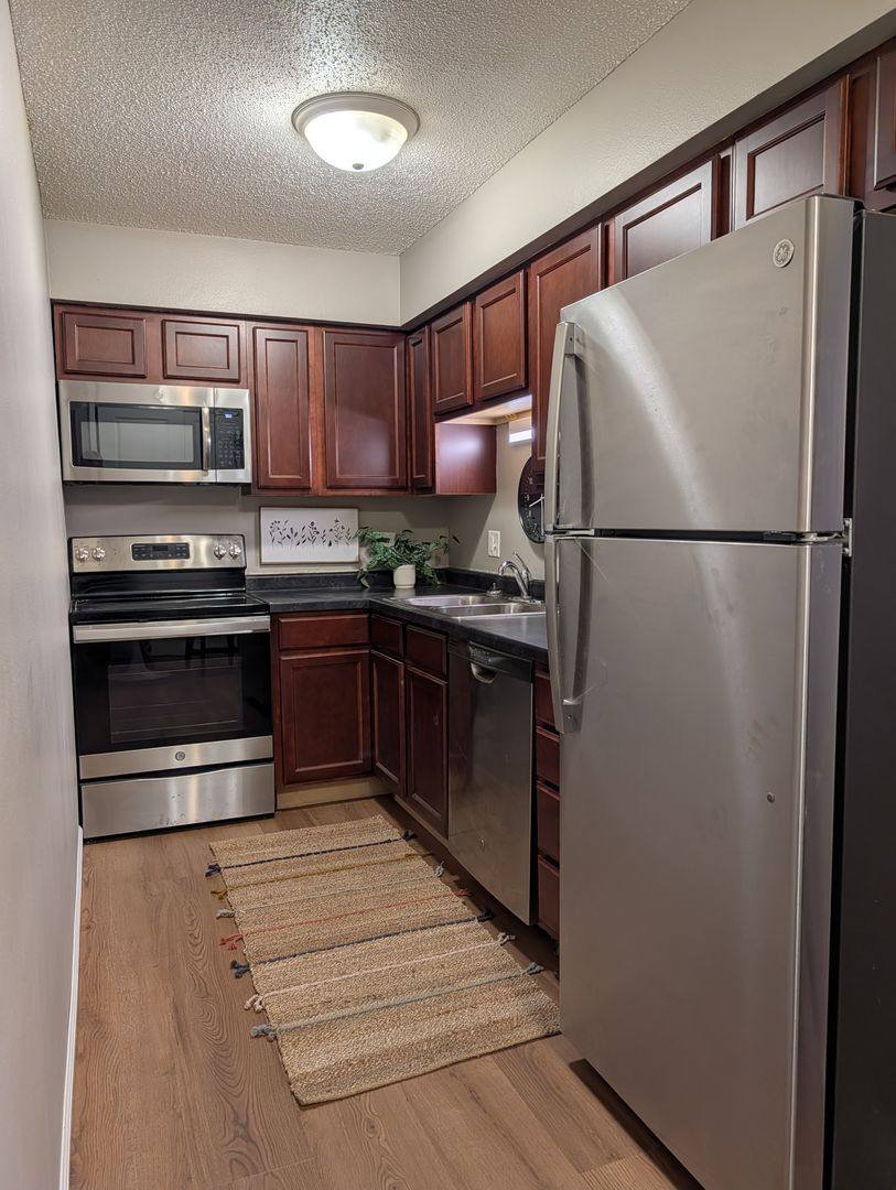 Apartment for rent at 906 N Dodge St, Iowa City, IA 52245