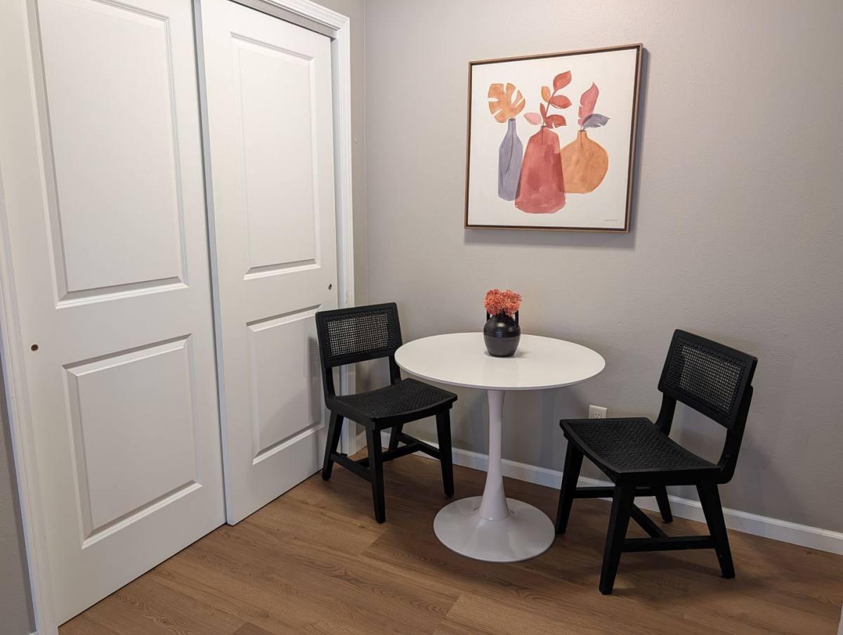 Apartment for rent at 906 N Dodge St, Iowa City, IA 52245