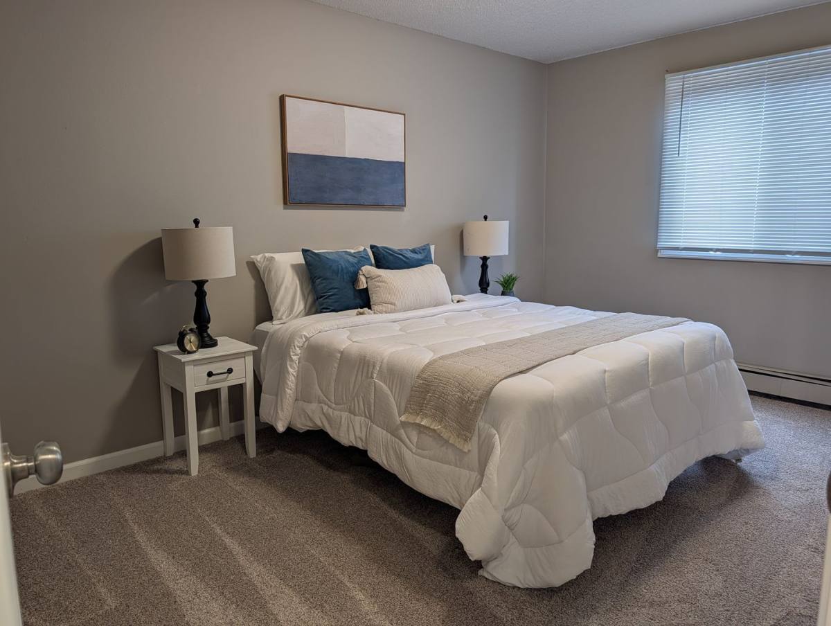 Apartment for rent at 906 N Dodge St, Iowa City, IA 52245