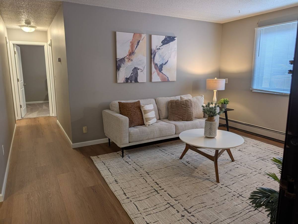 Apartment for rent at 906 N Dodge St, Iowa City, IA 52245