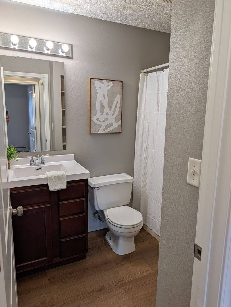 Apartment for rent at 906 N Dodge St, Iowa City, IA 52245