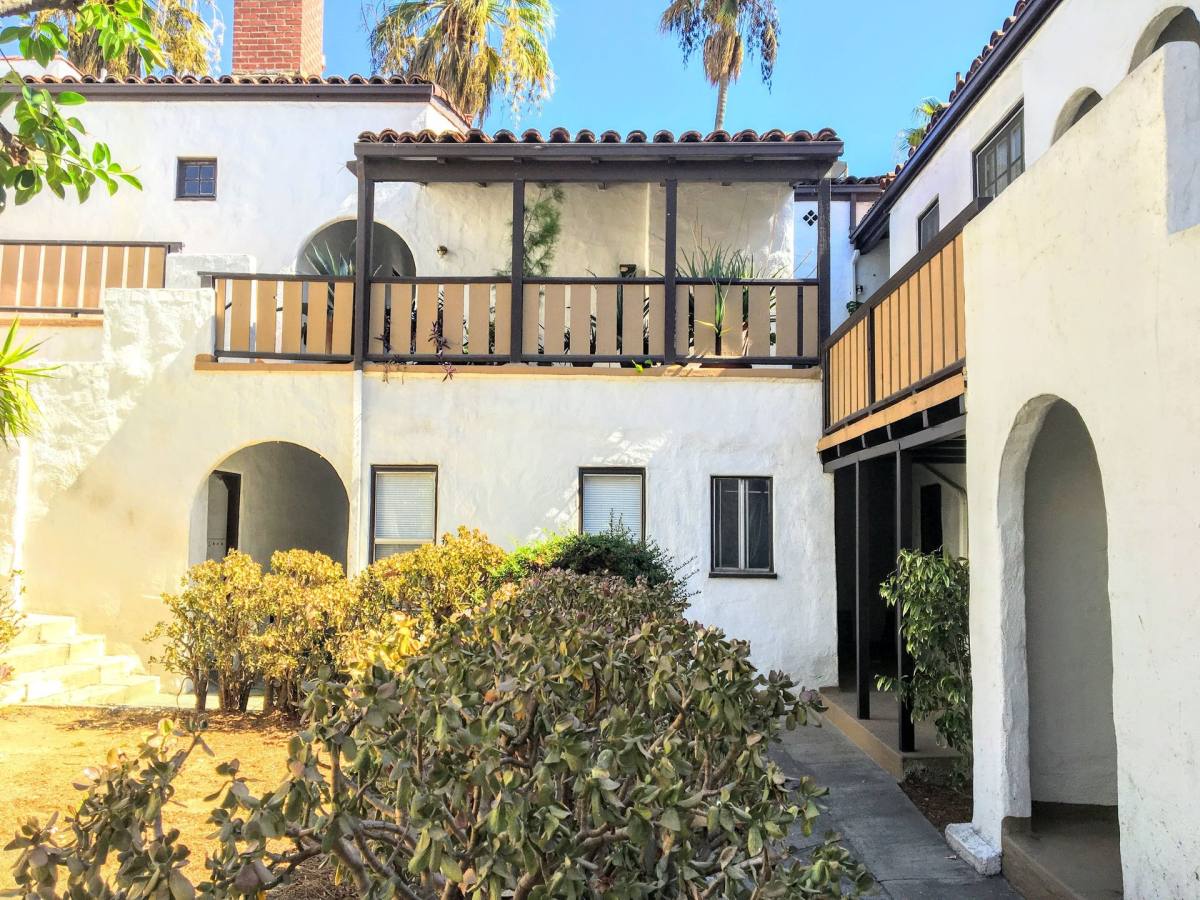 Apartment for rent at Windsor Court, 123 E Windsor Rd, Glendale, CA 91205