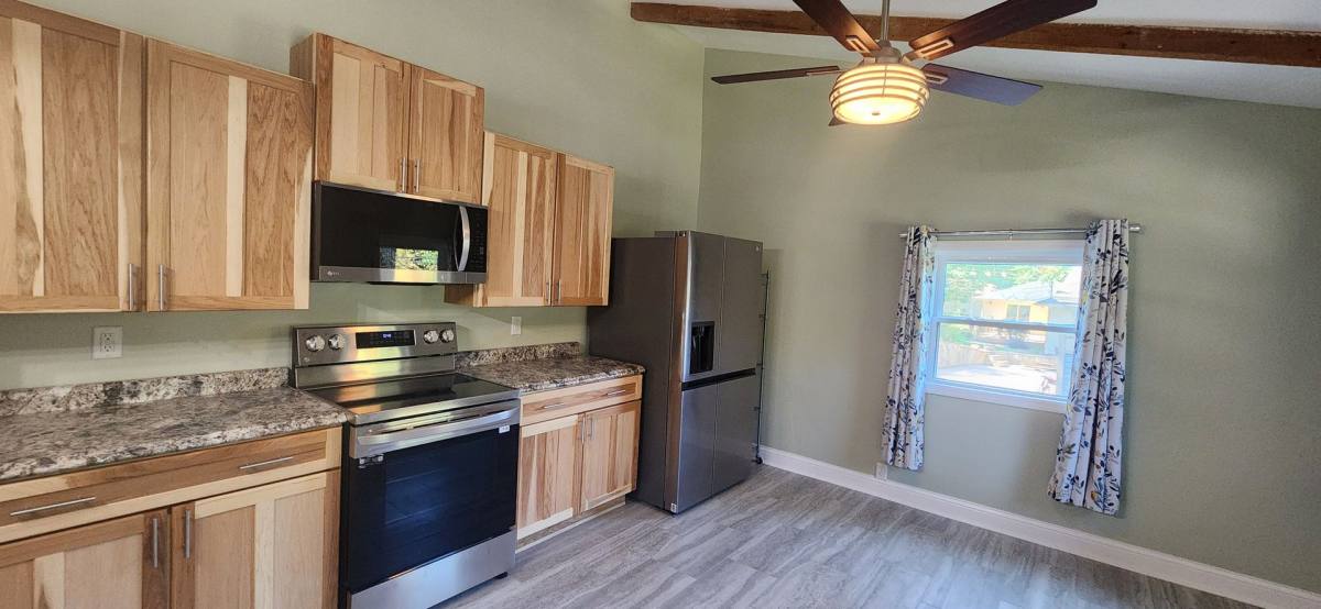 House for rent at 152 Lakeshire Dr, Crossville, TN 38558