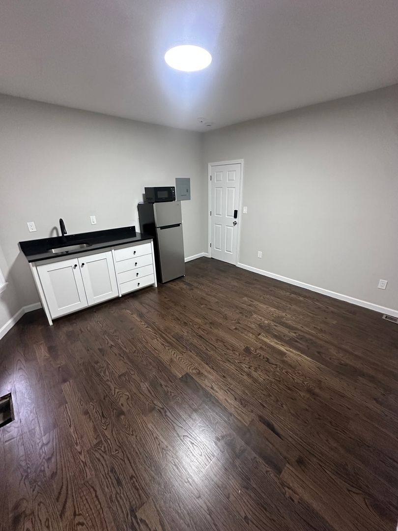 Apartment for rent at 116- 118 Catherine St, Bridgeport, CT 06604