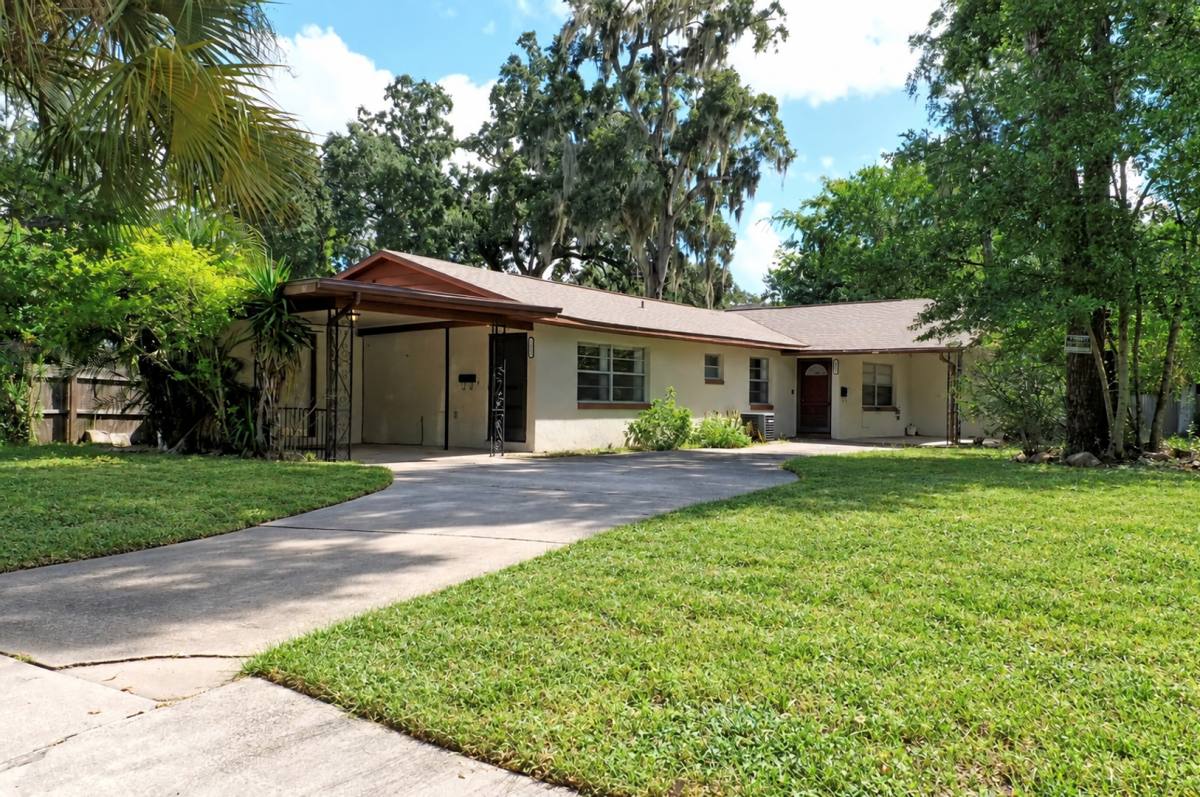 House for rent at 1111 Morris Ave, Orlando, FL 32803