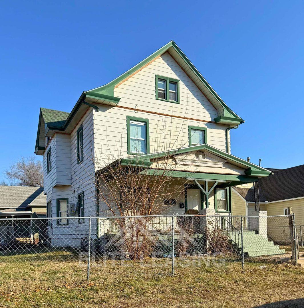 Apartment for rent at 1500 SW Van Buren St, Topeka, KS 66612