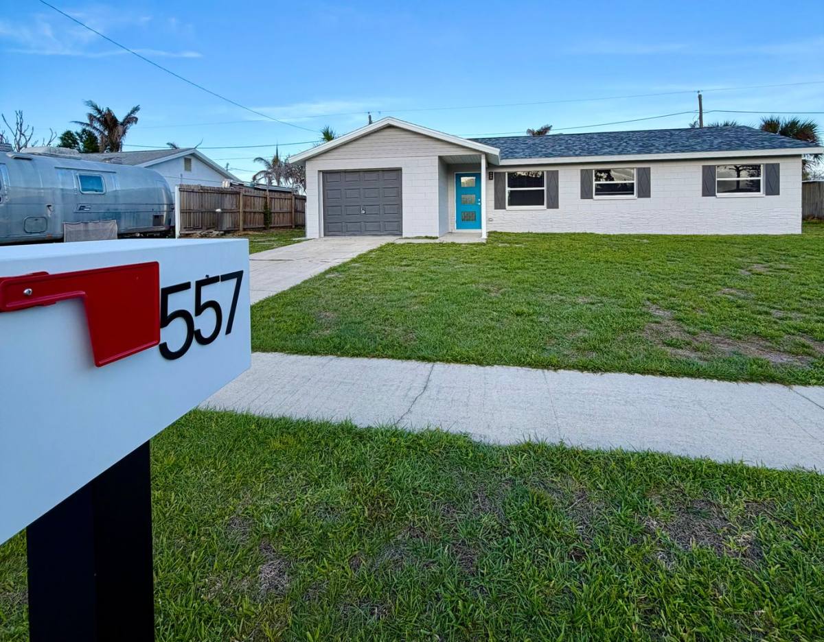 House for rent at 557 Chantilly Dr, Melbourne, FL 32935