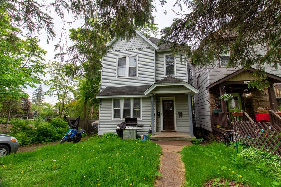 Apartment for rent at 2016 E 1st St #1, Duluth, MN 55812