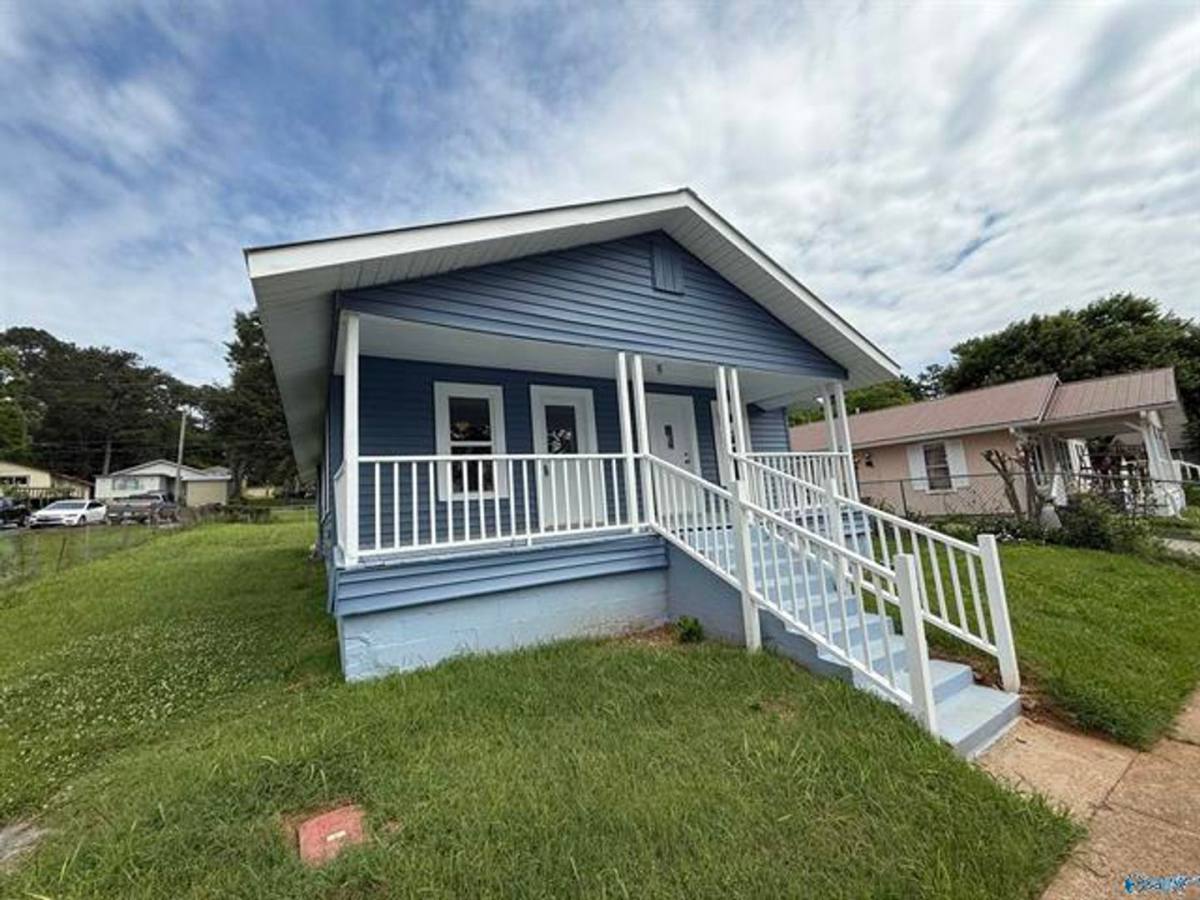 House for rent at 1808 O'Brig Ave, Guntersville, AL 35976