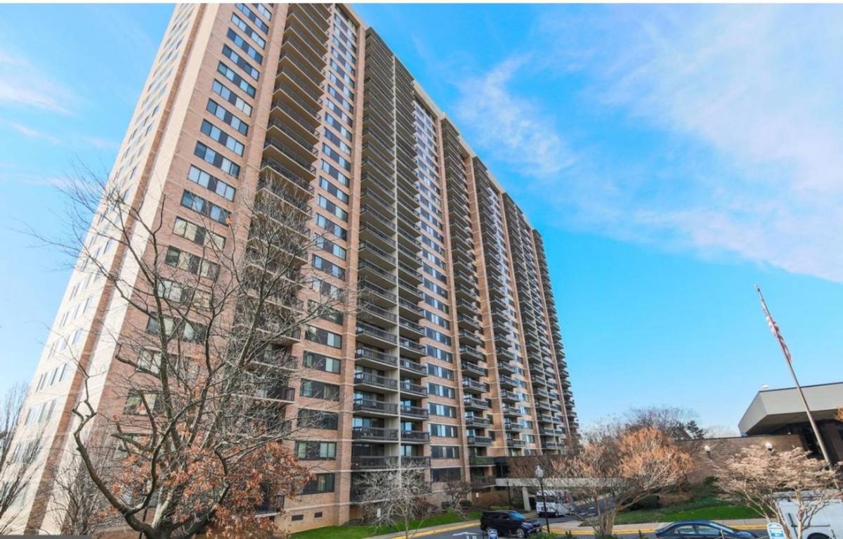 Condo for rent at 5501 Seminary Rd #1314S, Falls Church, VA 22041