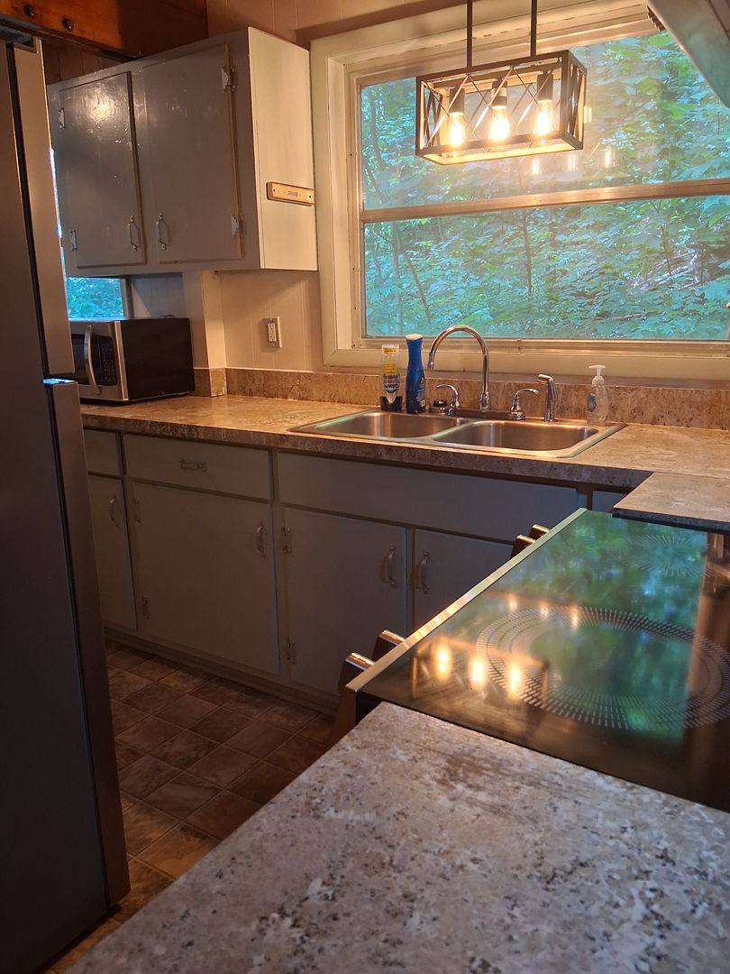 House for rent at 75 Fringe Tree Dr, Glenville, NC 28736