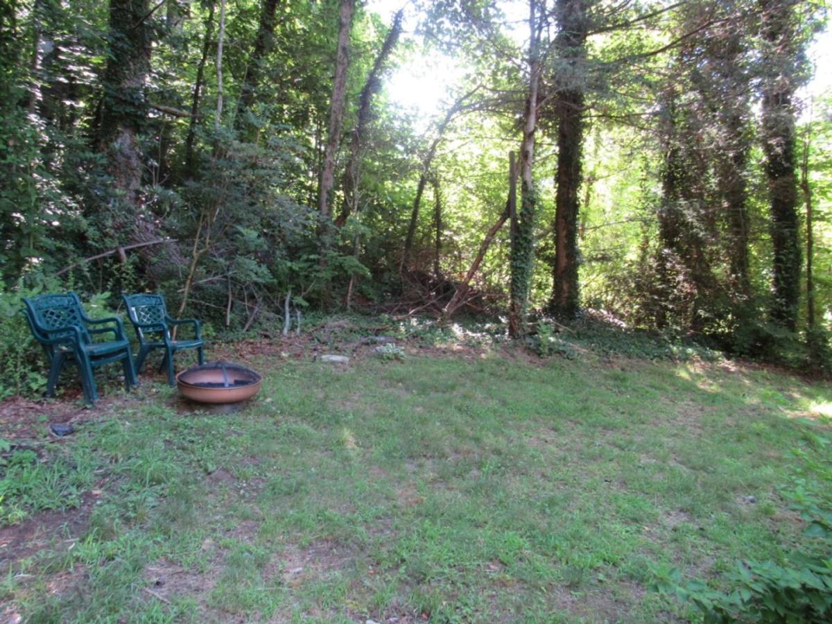 House for rent at 75 Fringe Tree Dr, Glenville, NC 28736