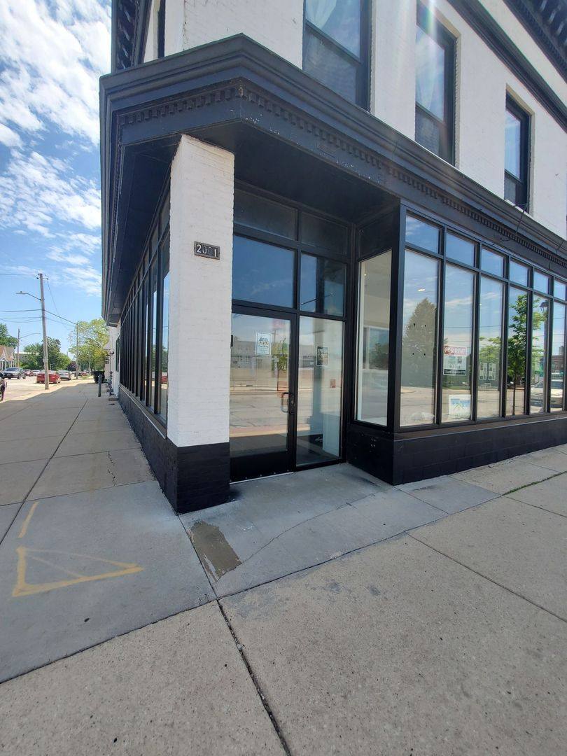 Apartment for rent at 2001 10th Ave, South Milwaukee, WI 53172