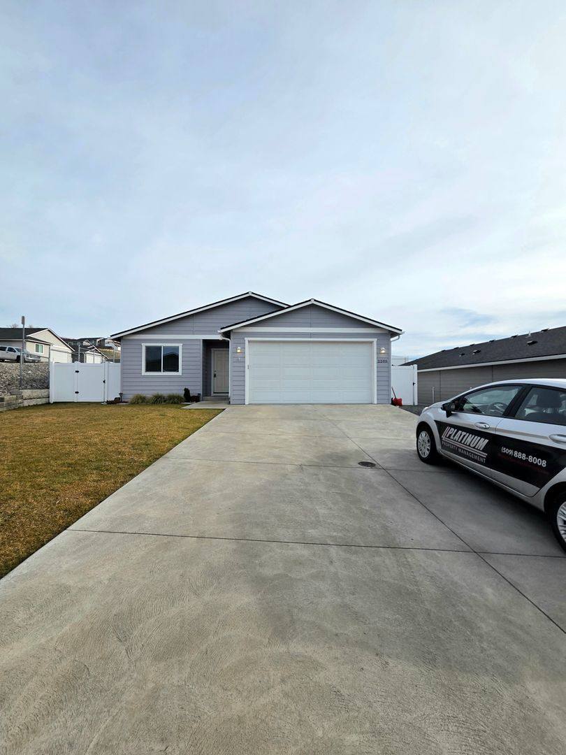 House for rent at 2205 SE Marlette Rd, East Wenatchee, WA 98802