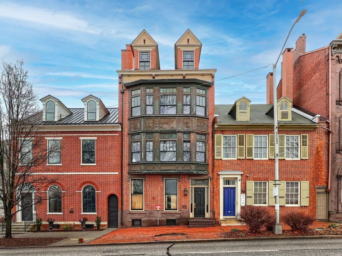 Apartment for rent at 25 N Front St, Harrisburg, PA 17101