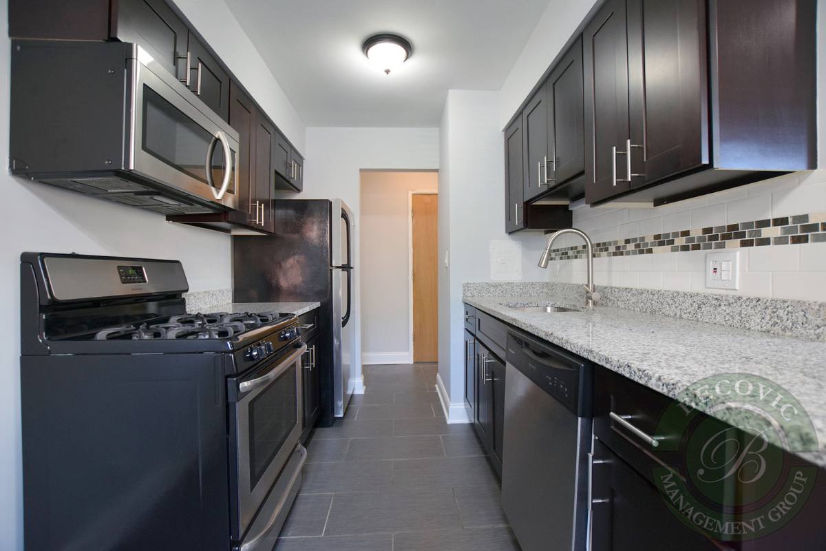 Apartment for rent at A Stone Beauty In Edgewater, 6201 N Kenmore Ave, Chicago, IL 60660